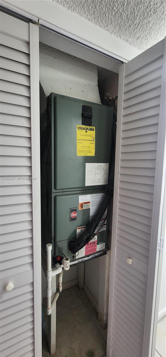 PALM VILLAGE CLUB CONDO - Residential Lease