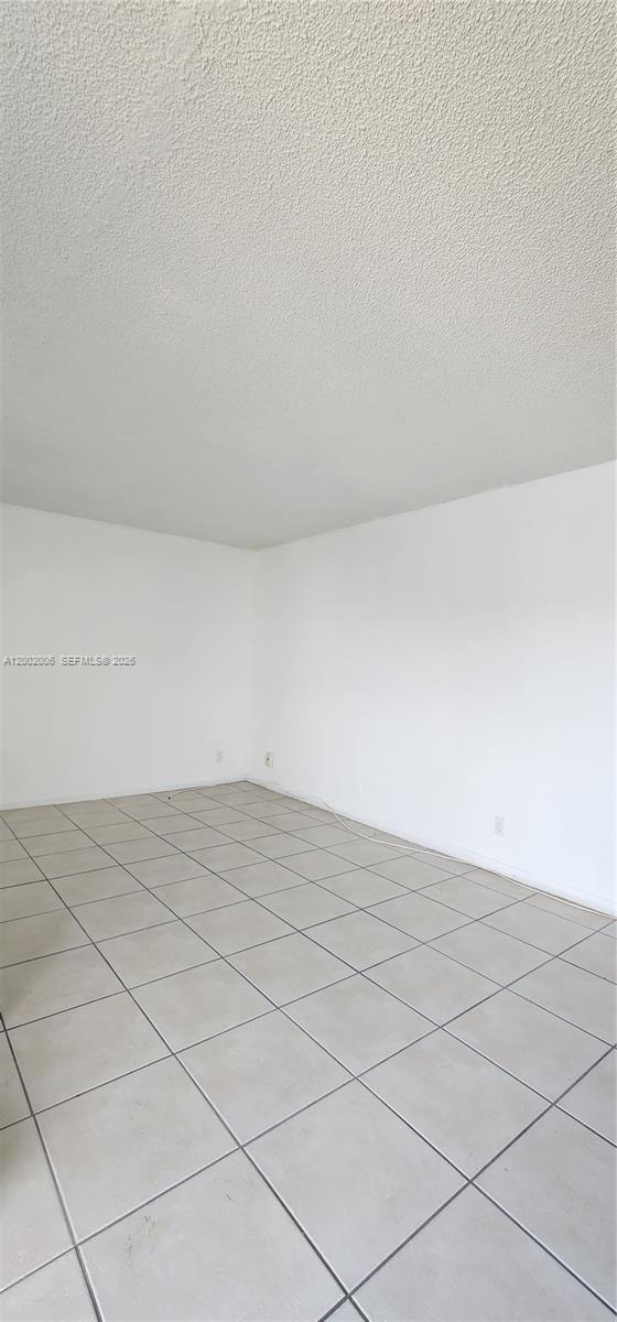 PALM VILLAGE CLUB CONDO - Residential Lease