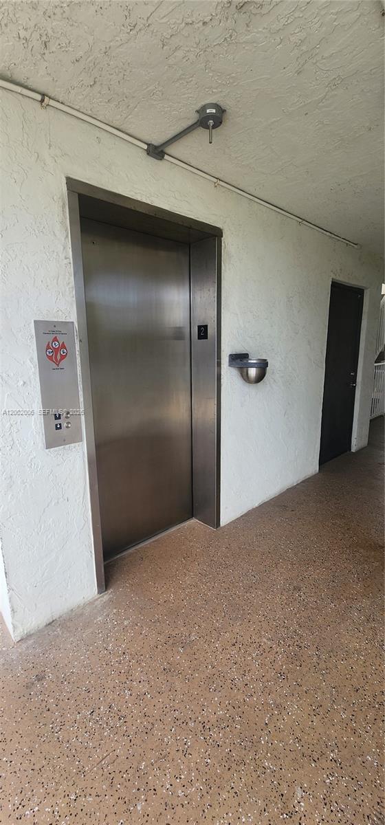 PALM VILLAGE CLUB CONDO - Residential Lease