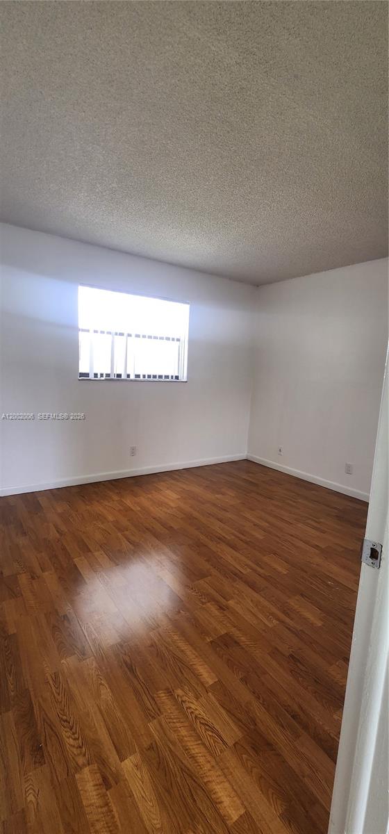 PALM VILLAGE CLUB CONDO - Residential Lease