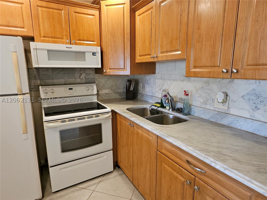 Photo of 559 N Mansfield N #559, Boca Raton, FL 33434 (MLS # A12062131)