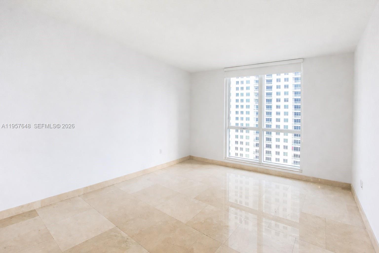 CARBONELL CONDO - Residential