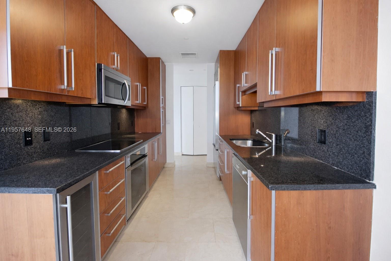 CARBONELL CONDO - Residential