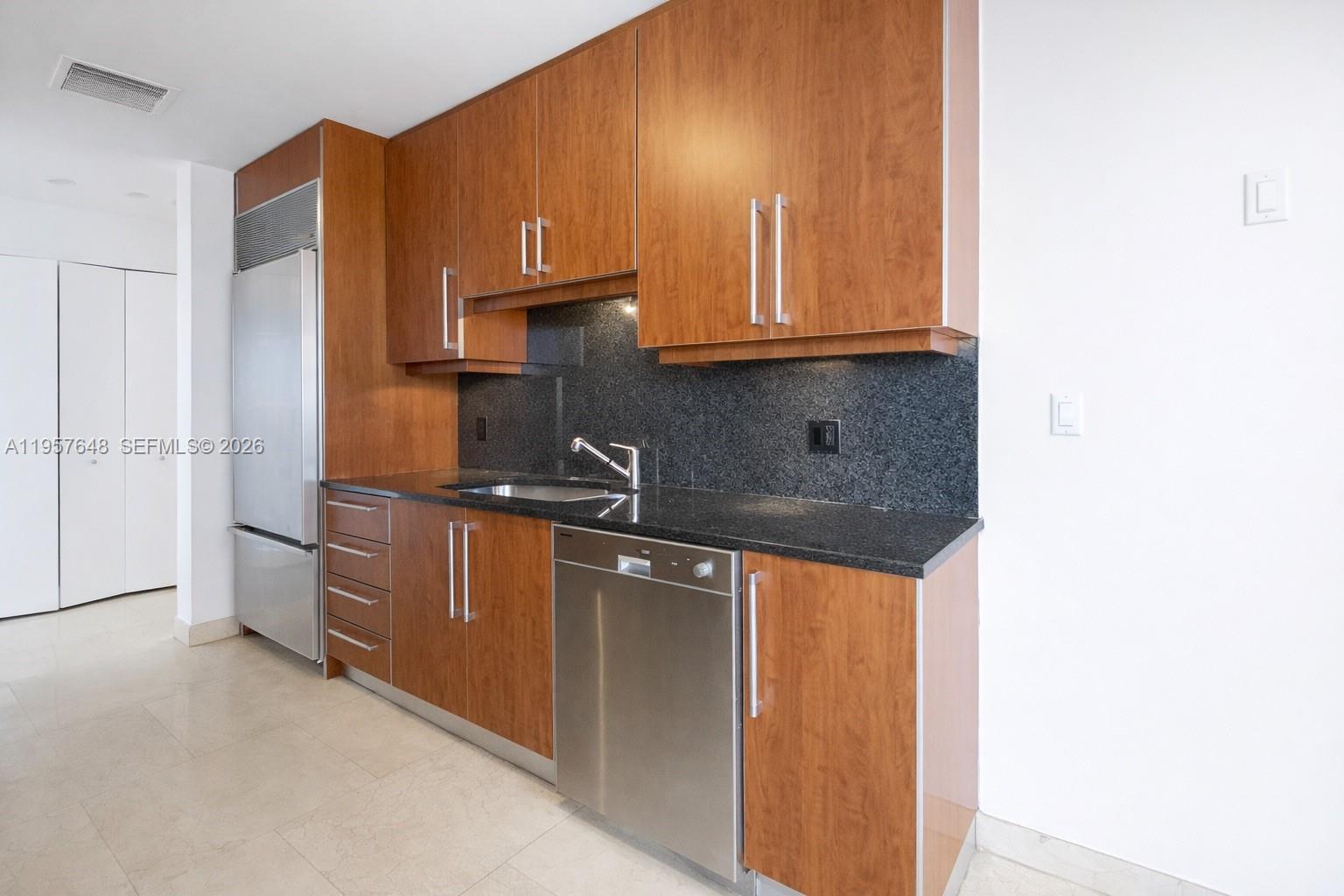 CARBONELL CONDO - Residential