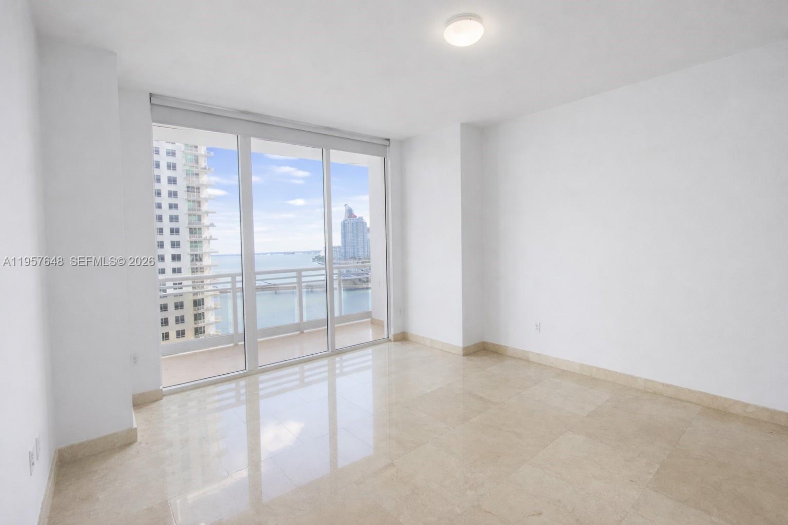 CARBONELL CONDO - Residential