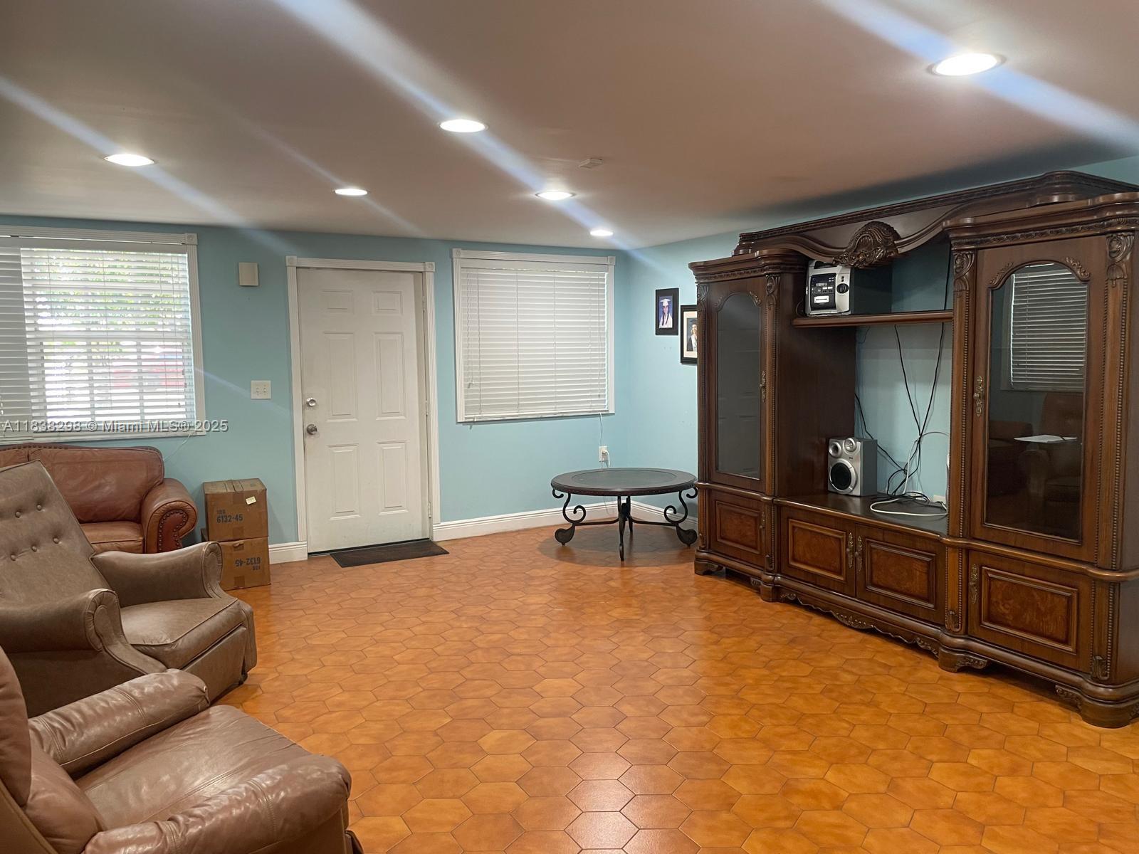 ANACRIS ADDN TO HIALEAH R - Residential