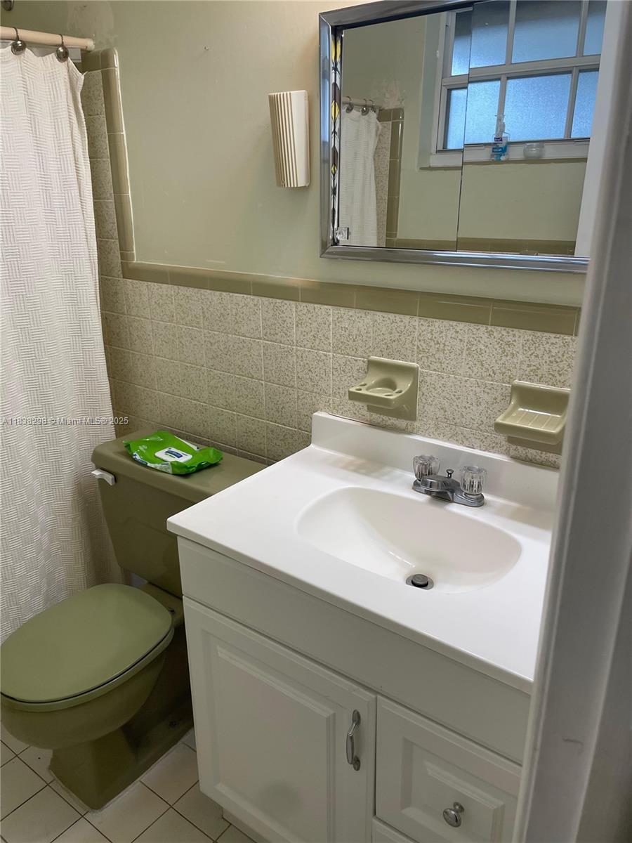 ANACRIS ADDN TO HIALEAH R - Residential