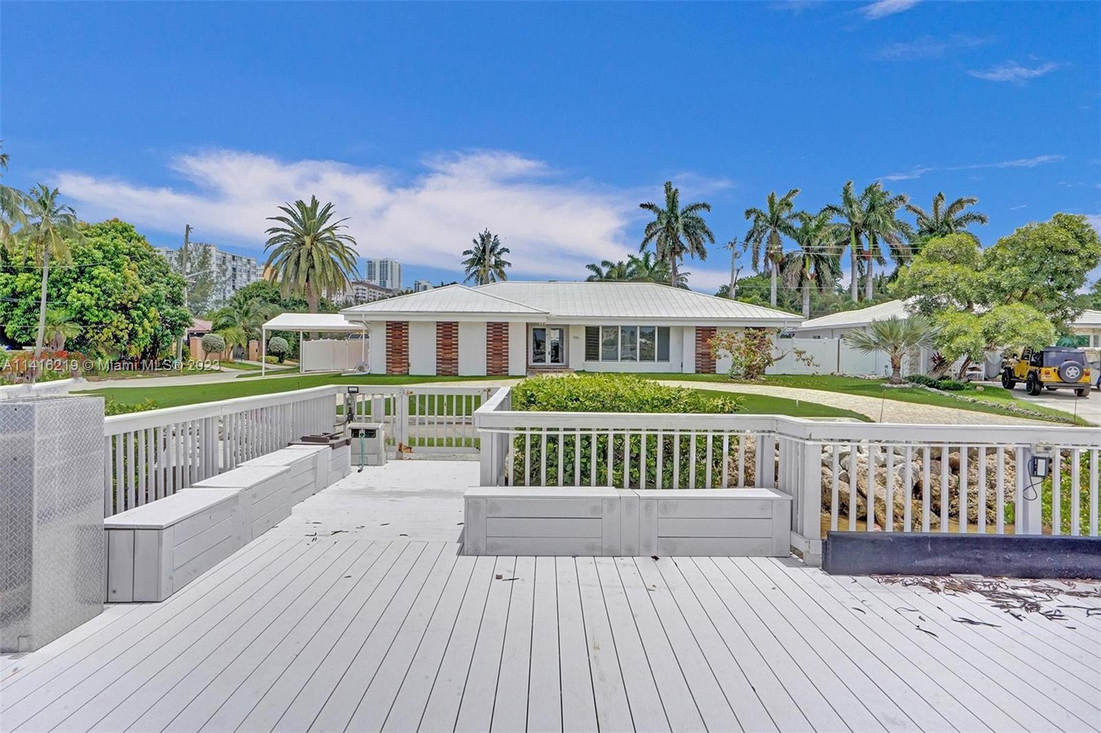 HOLLYWOOD LAKES SECTION - Residential