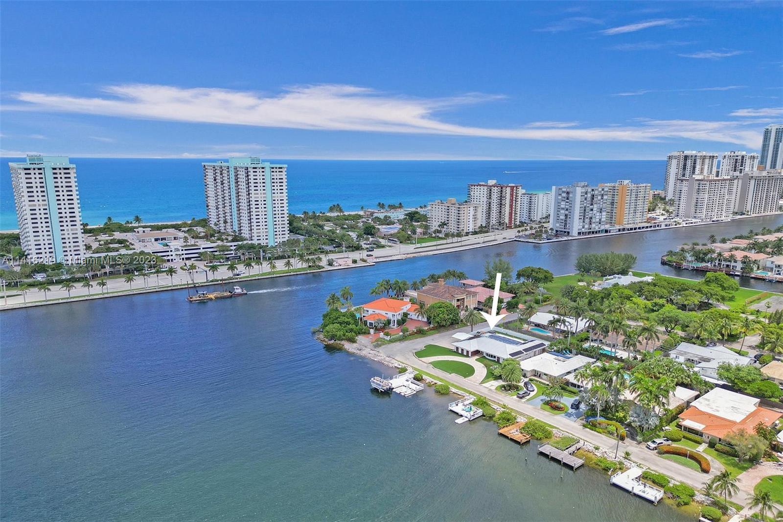 HOLLYWOOD LAKES SECTION - Residential