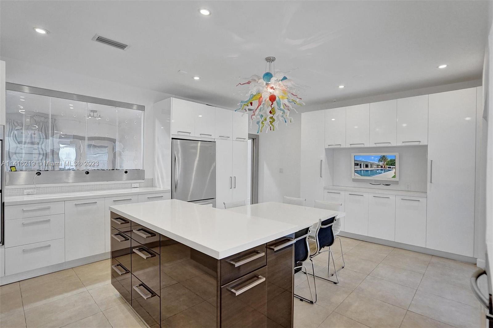 HOLLYWOOD LAKES SECTION - Residential