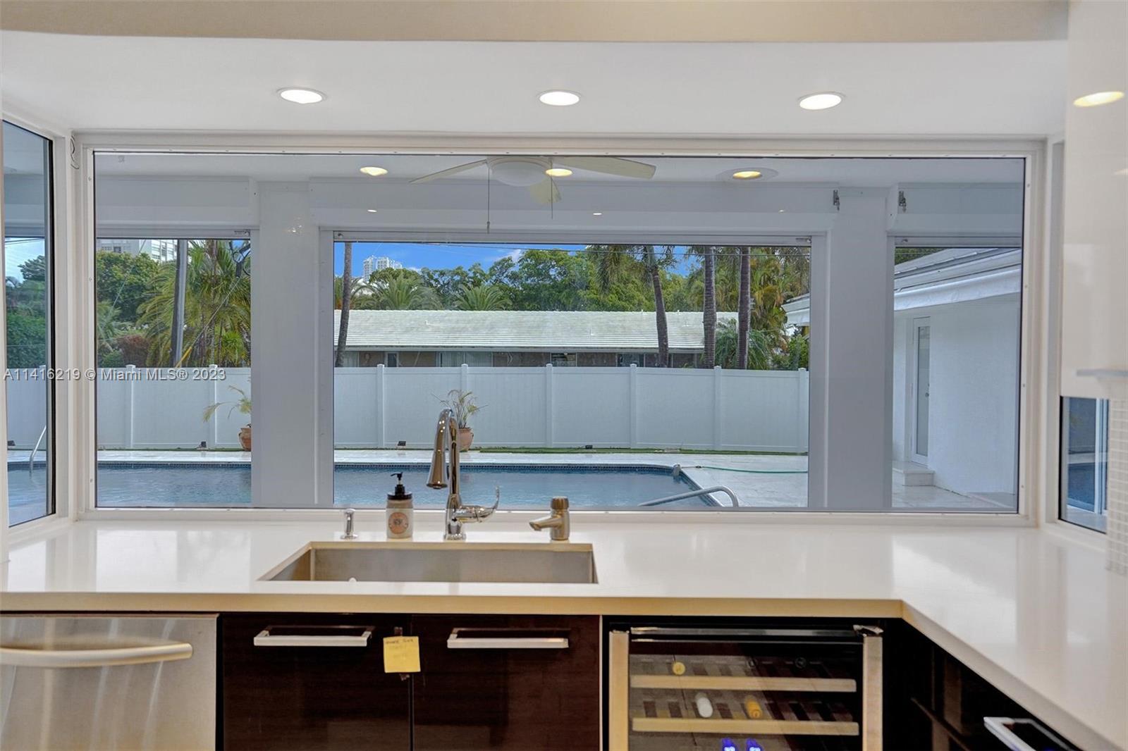 HOLLYWOOD LAKES SECTION - Residential