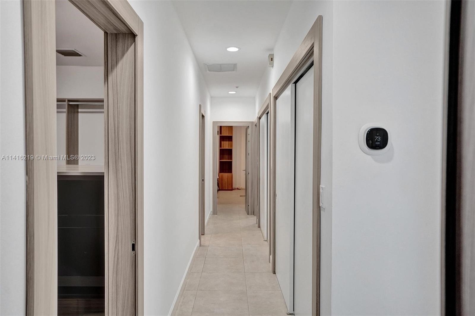 HOLLYWOOD LAKES SECTION - Residential