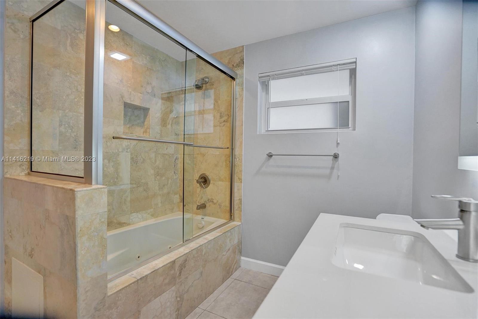 HOLLYWOOD LAKES SECTION - Residential