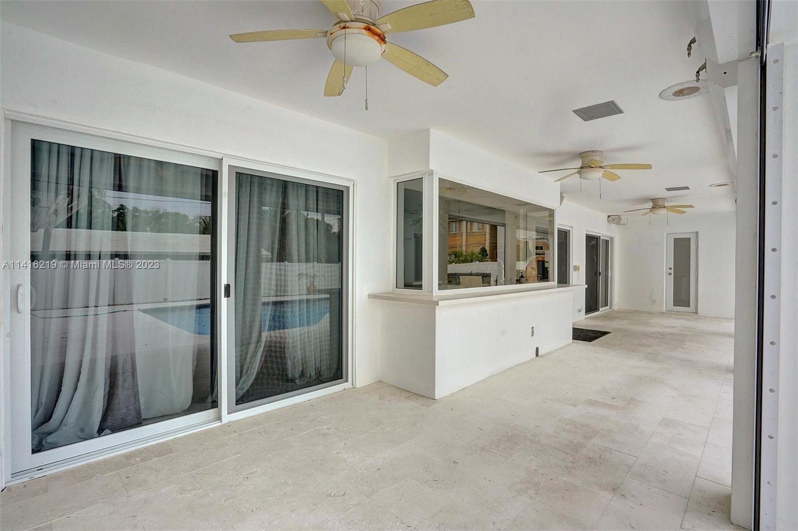 HOLLYWOOD LAKES SECTION - Residential