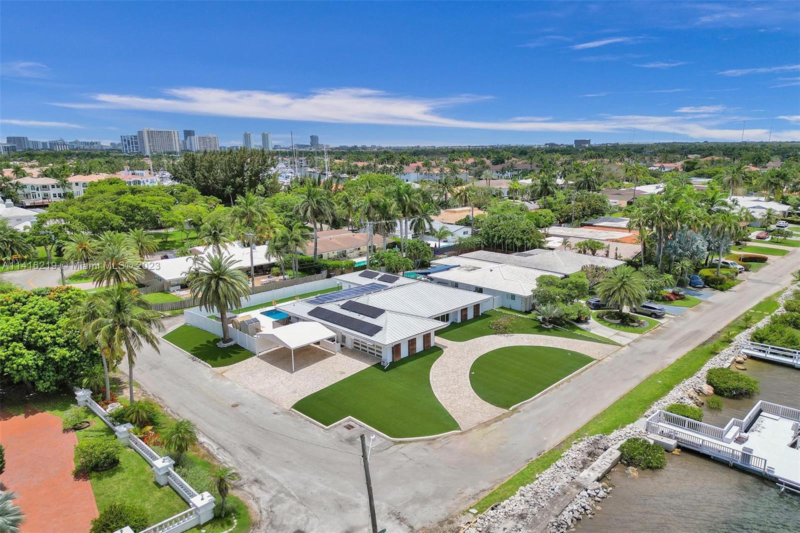 HOLLYWOOD LAKES SECTION - Residential