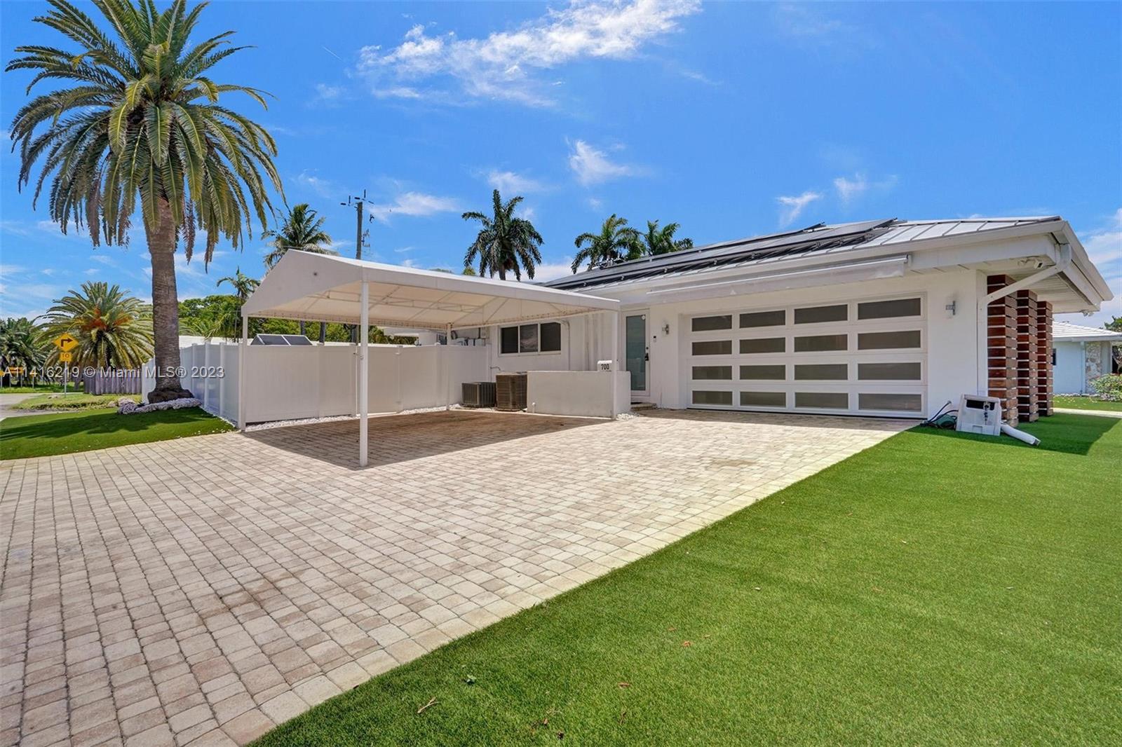 HOLLYWOOD LAKES SECTION - Residential