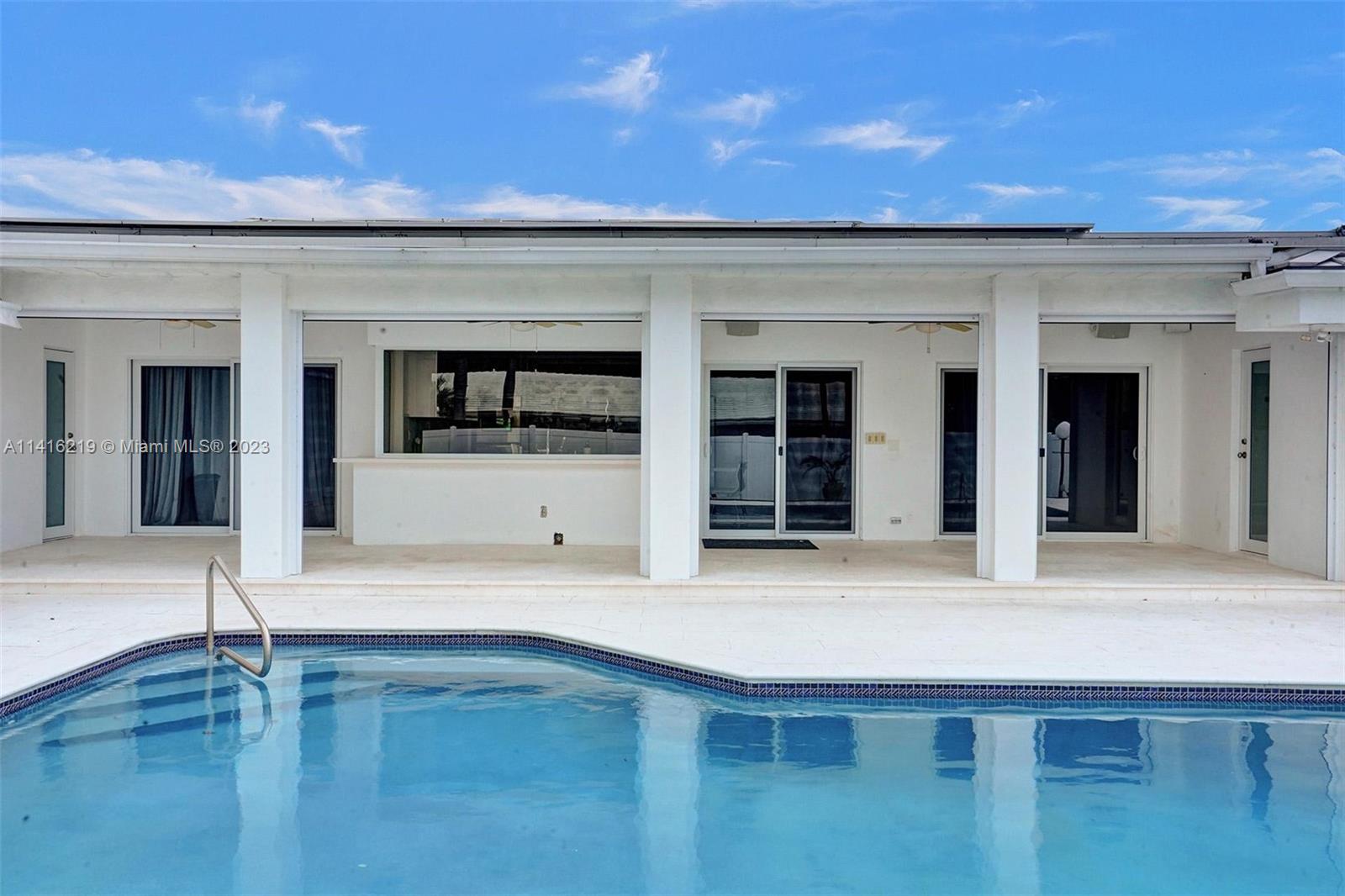 HOLLYWOOD LAKES SECTION - Residential