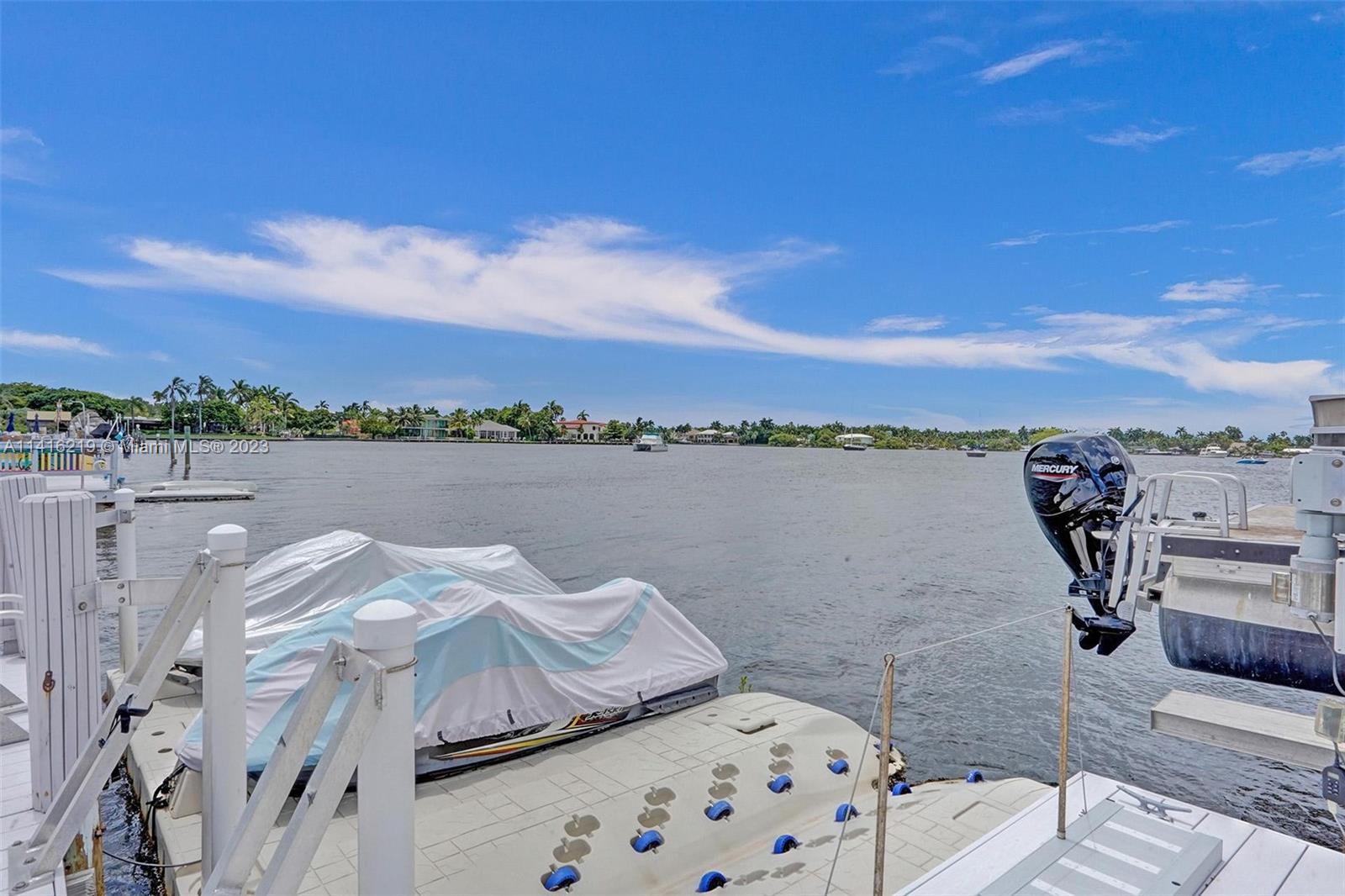 HOLLYWOOD LAKES SECTION - Residential