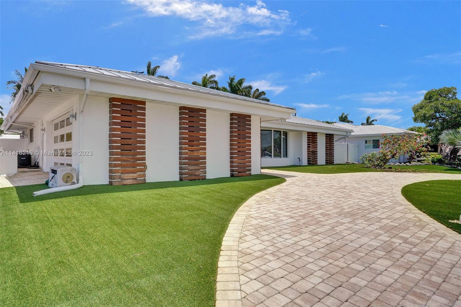 HOLLYWOOD LAKES SECTION - Residential