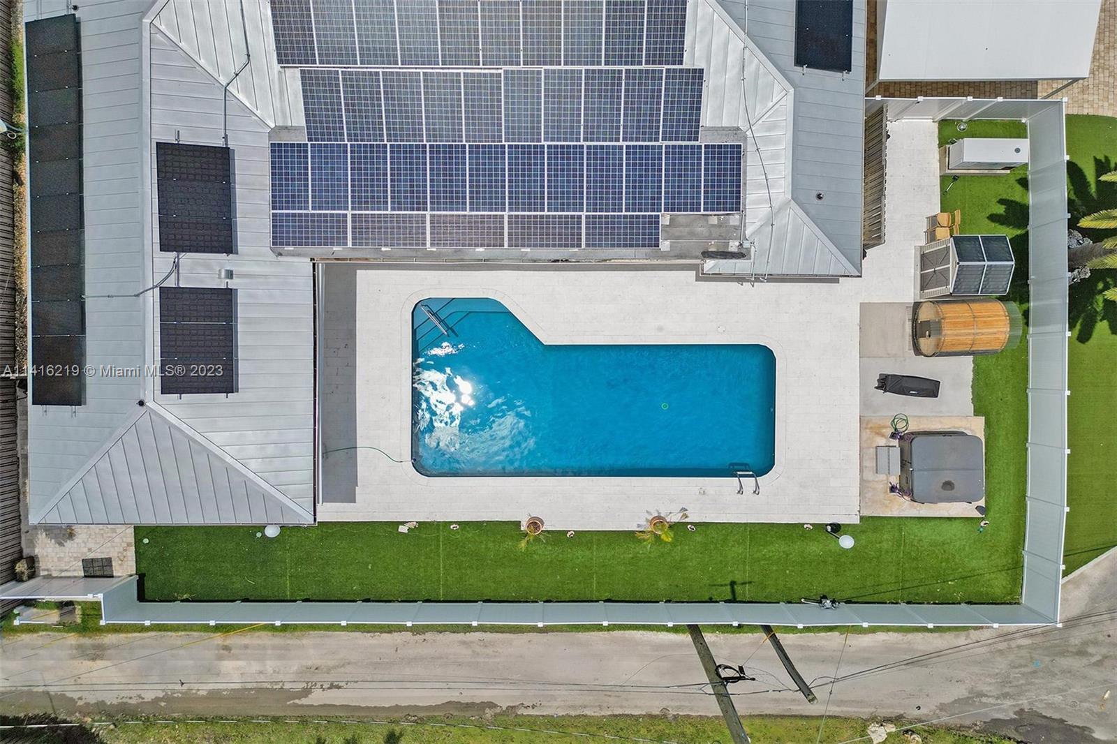 HOLLYWOOD LAKES SECTION - Residential