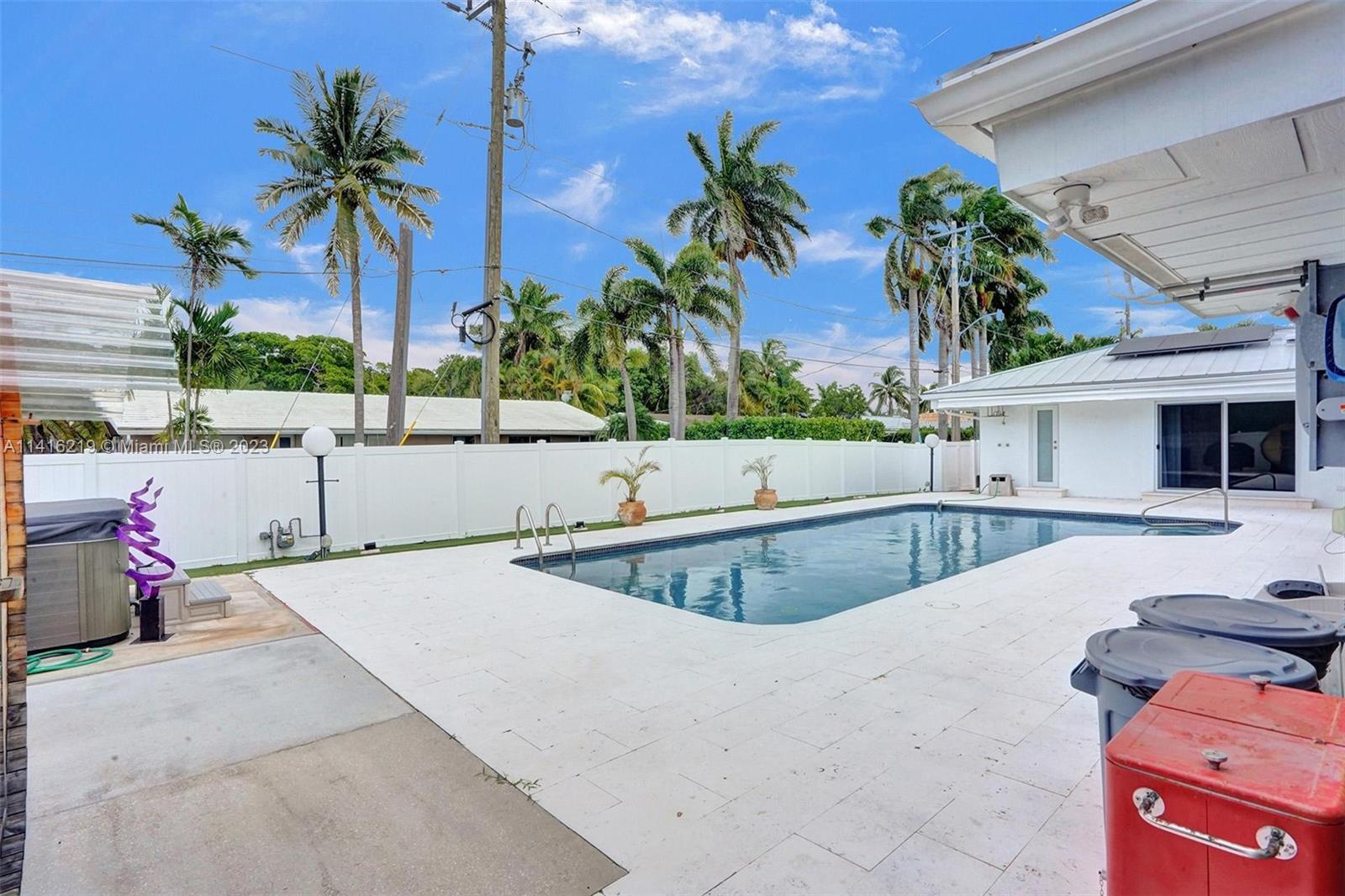 HOLLYWOOD LAKES SECTION - Residential