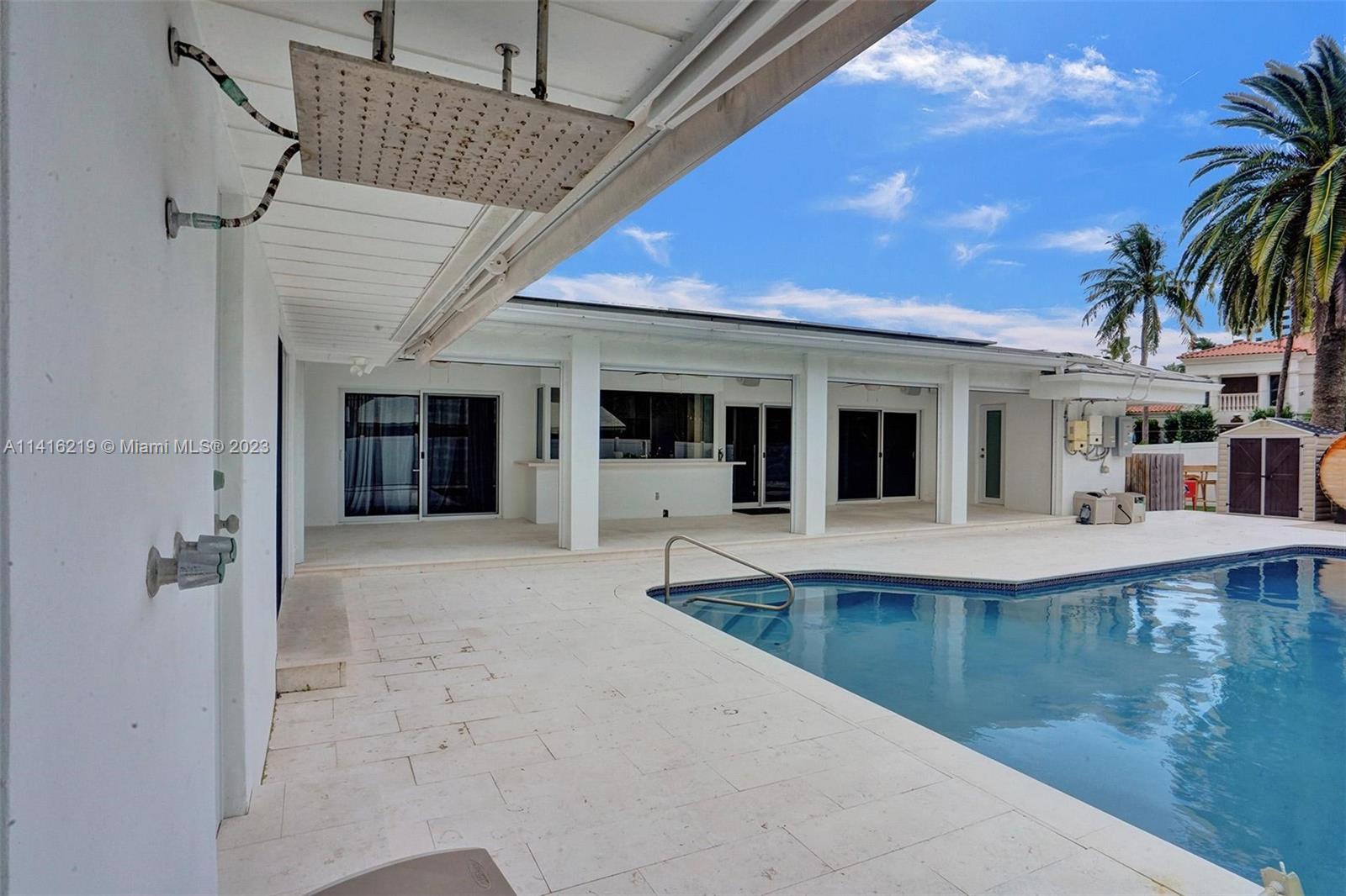 HOLLYWOOD LAKES SECTION - Residential