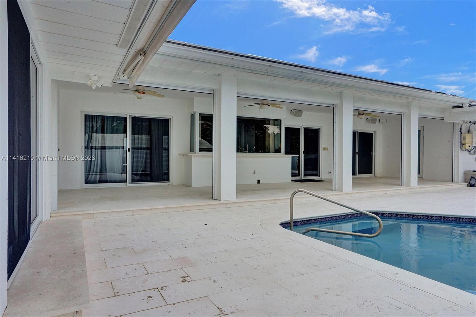 HOLLYWOOD LAKES SECTION - Residential