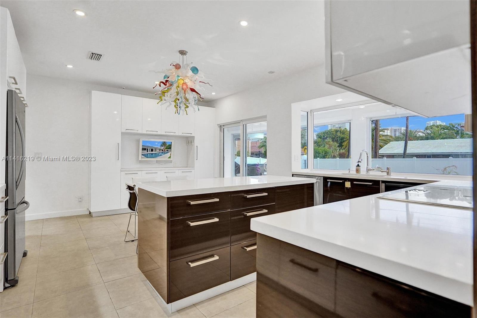 HOLLYWOOD LAKES SECTION - Residential