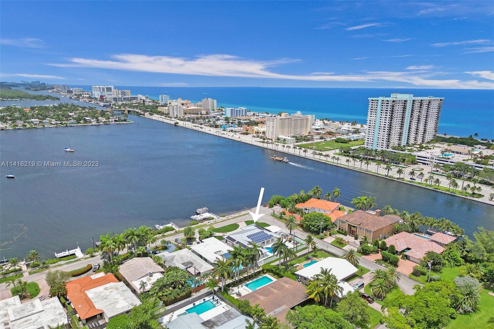 HOLLYWOOD LAKES SECTION - Residential