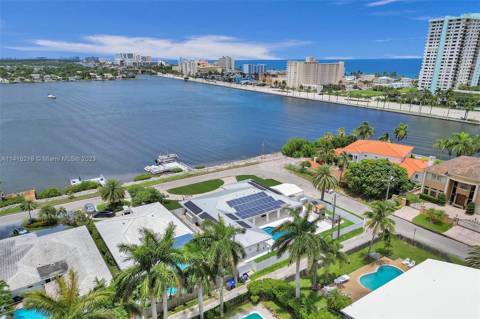 HOLLYWOOD LAKES SECTION - Residential