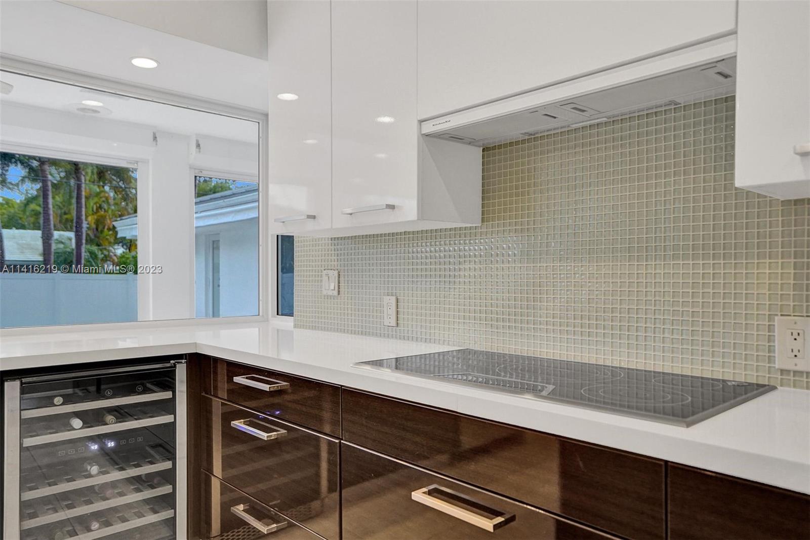 HOLLYWOOD LAKES SECTION - Residential