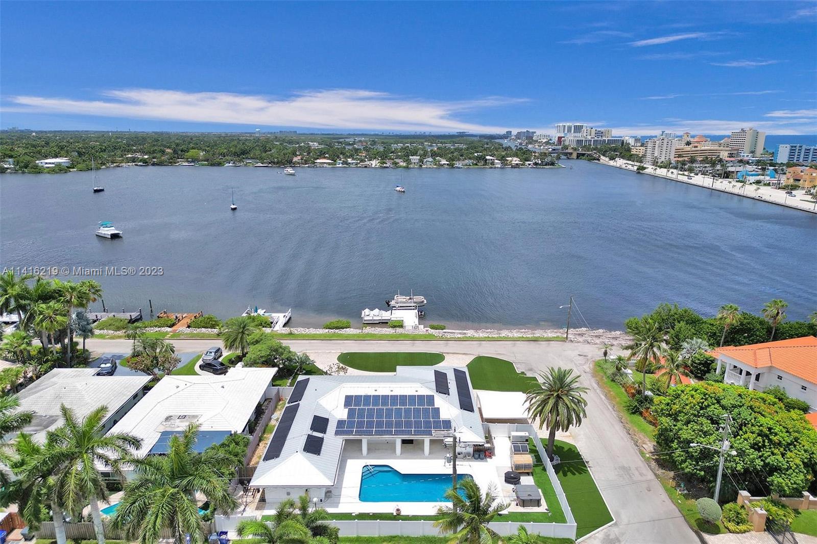 HOLLYWOOD LAKES SECTION - Residential