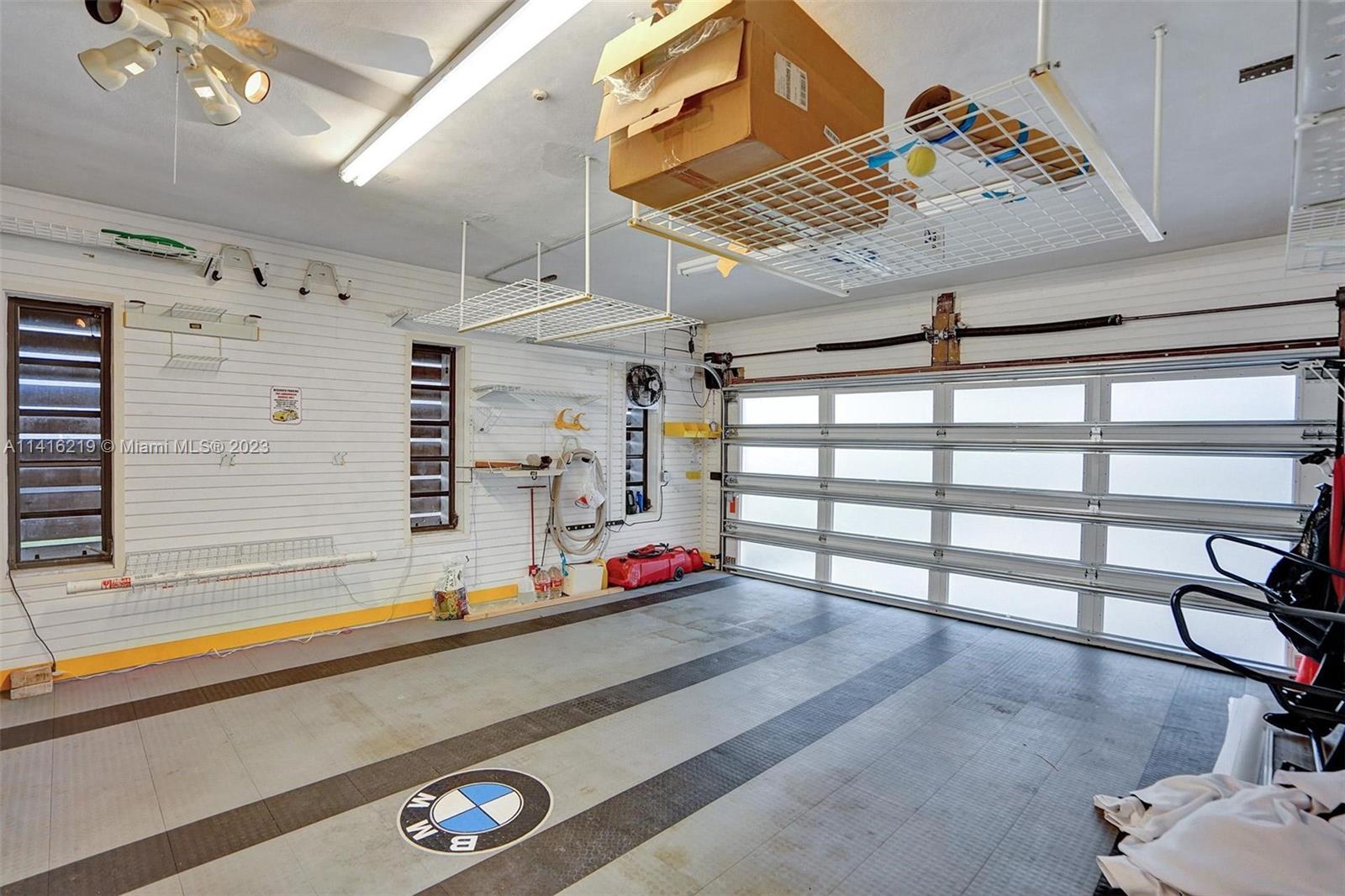 HOLLYWOOD LAKES SECTION - Residential