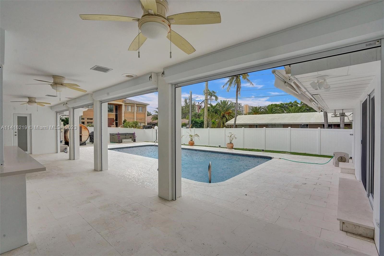 HOLLYWOOD LAKES SECTION - Residential