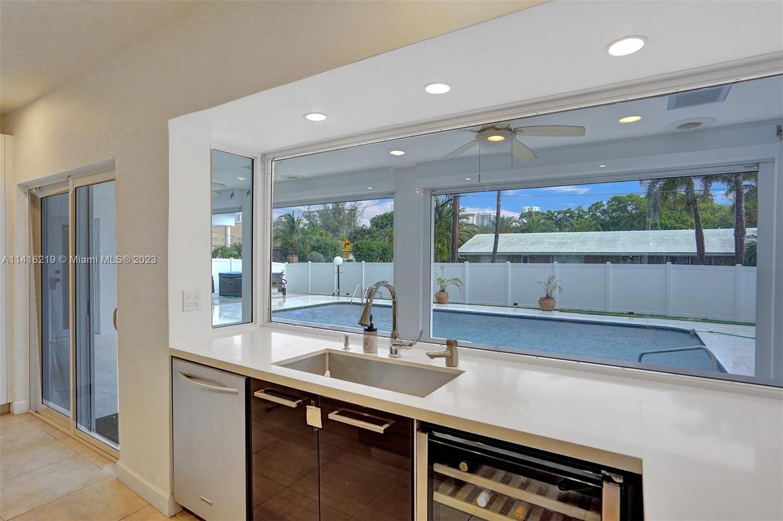 HOLLYWOOD LAKES SECTION - Residential