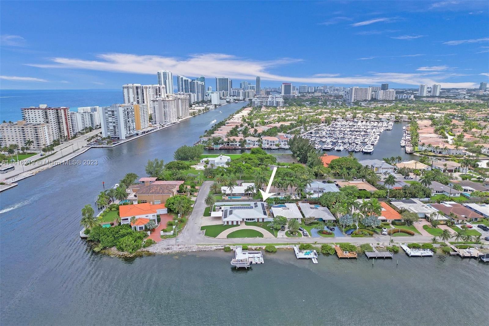 HOLLYWOOD LAKES SECTION - Residential