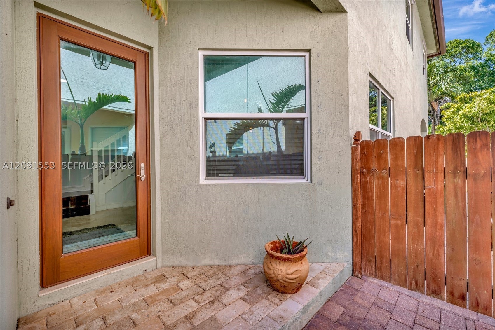 853 SW 11th Ct