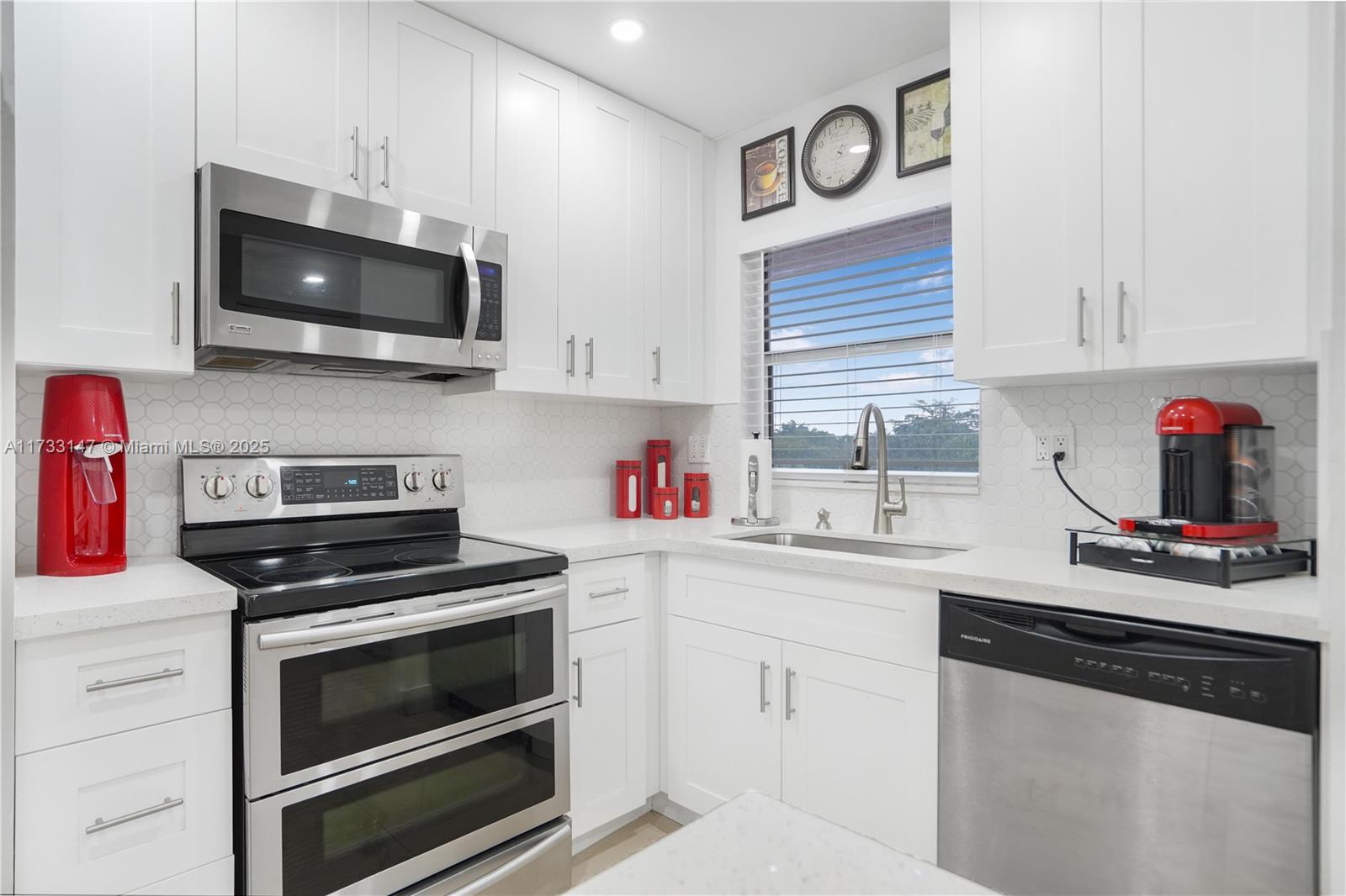 SUNRISE LAKES PHASE 3 - Residential