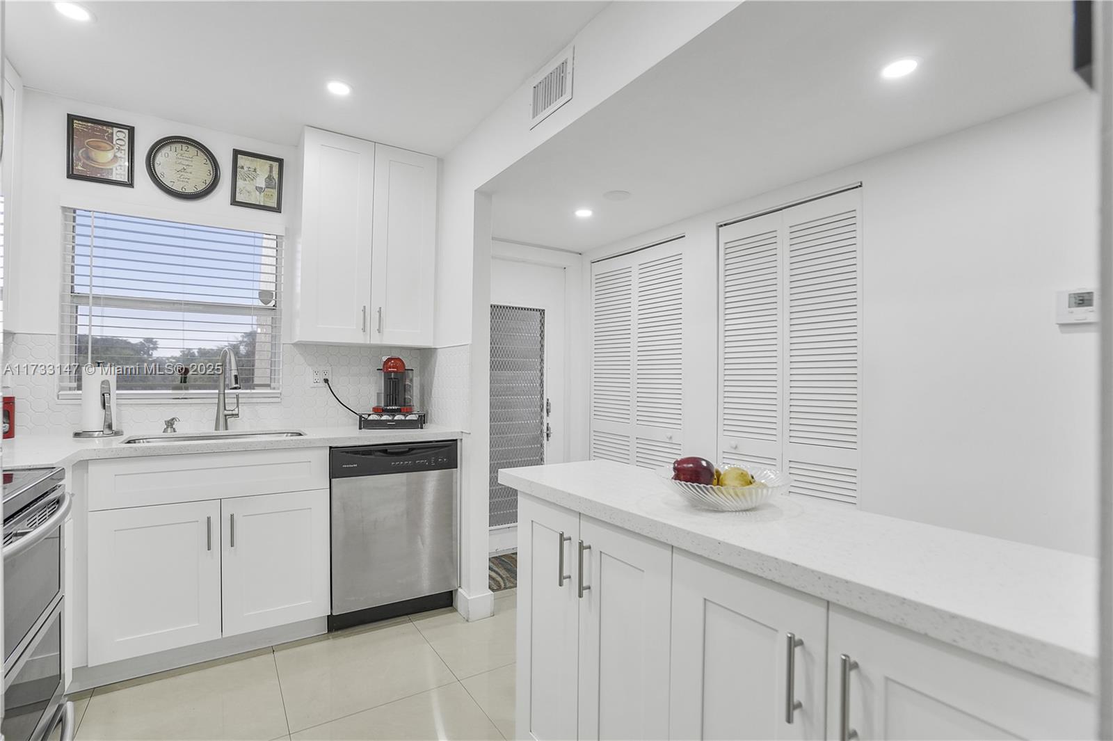 SUNRISE LAKES PHASE 3 - Residential