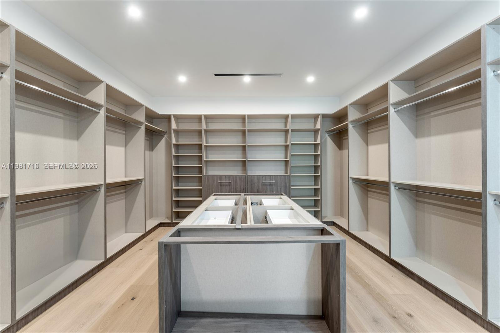 FARMERS ACRES - Residential