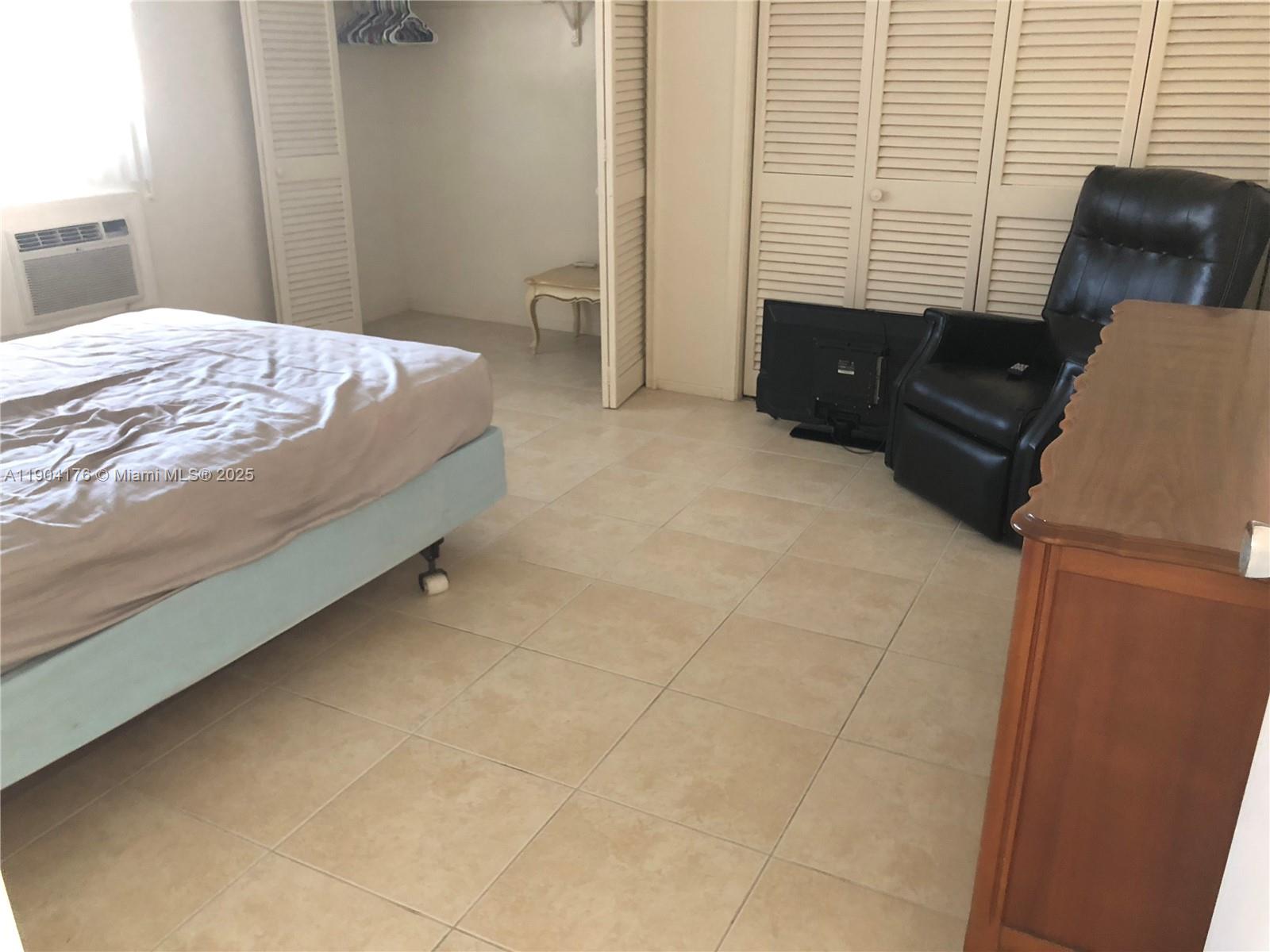 PELL MANOR CONDOMINIUM II - Residential Lease