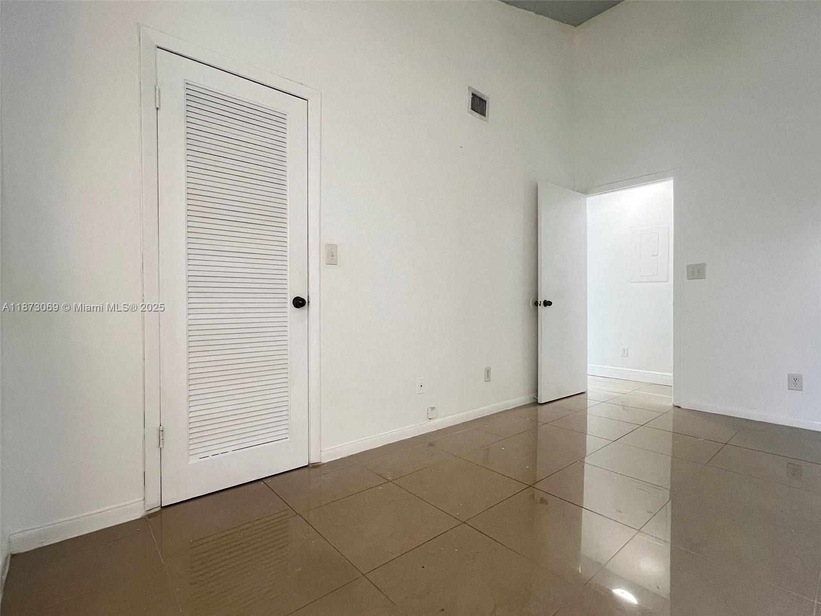 SUMMER LAKE CONDO - Residential Lease