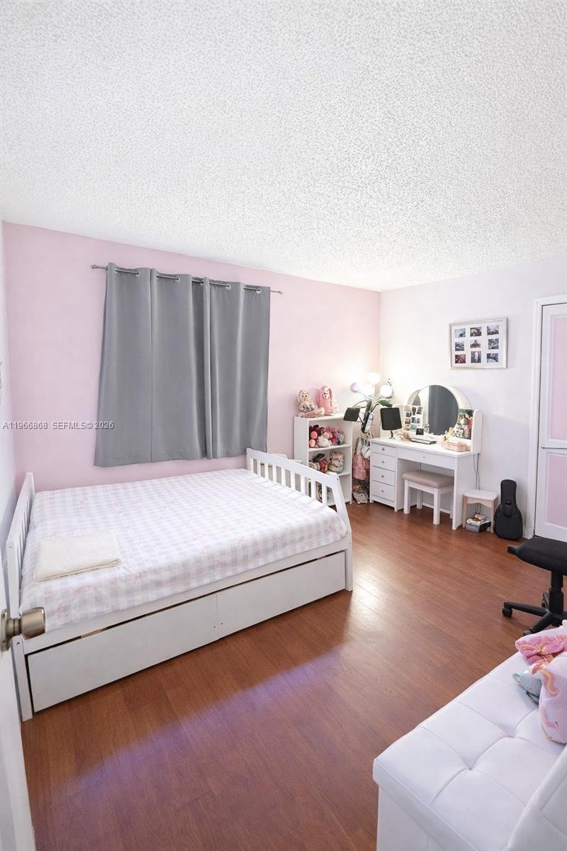 LAKE & TENNIS VILLAS PH 1 - Residential