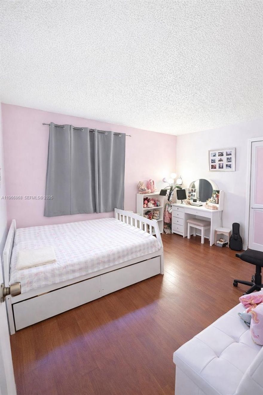 ?? Spacious 3-bedroom, 2-bathroom apartment located on the second floor with a private balcony.

The building features an elevator for added convenience.

The association has sufficient reserves, allowing buyers to qualify with the loan program of their choice.

Estimated rental potential of approximately $2,650 per month, requiring only one month security deposit and first month’s rent.

Easy to show. Lockbox access. Please request your appointment through ShowingTime.