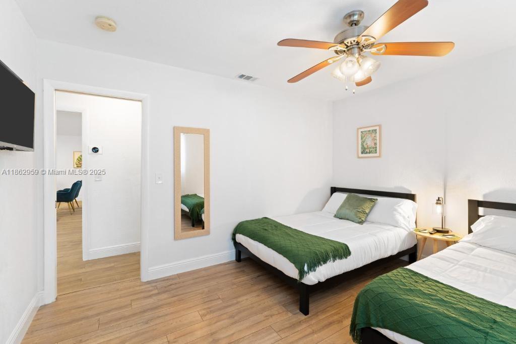 HOLLYWOOD HILLS - Residential Lease