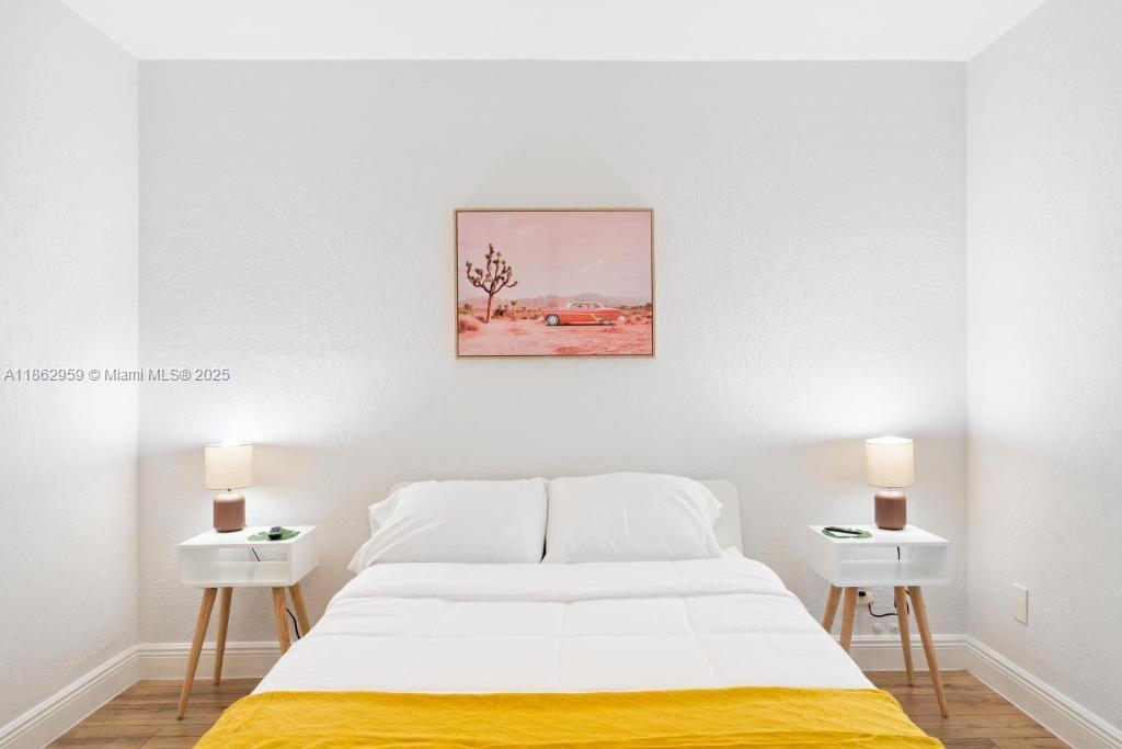 HOLLYWOOD HILLS - Residential Lease