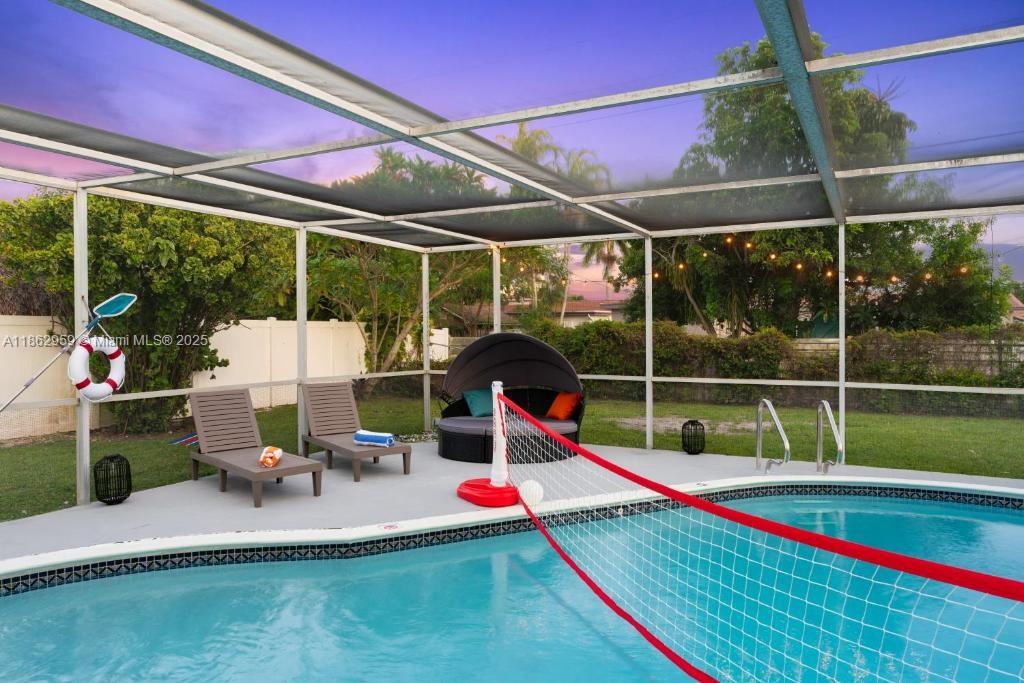 HOLLYWOOD HILLS - Residential Lease