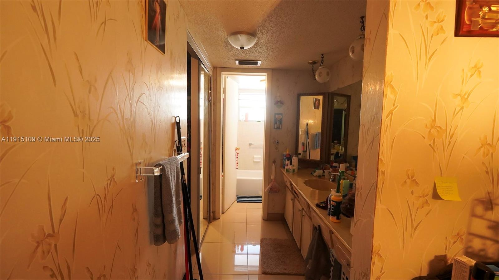 TOPAZ SOUTH CONDO - Residential