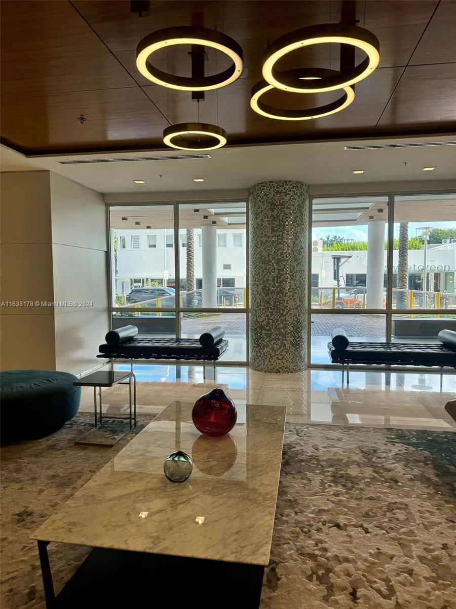 SUNSET HARBOUR NORTH COND - Residential