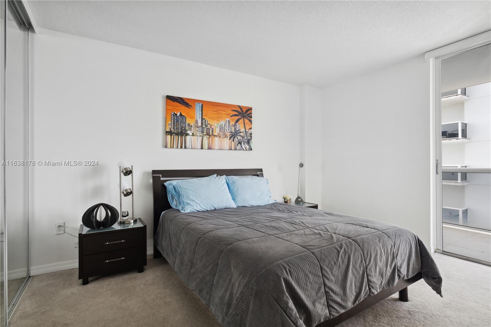 SUNSET HARBOUR NORTH COND - Residential